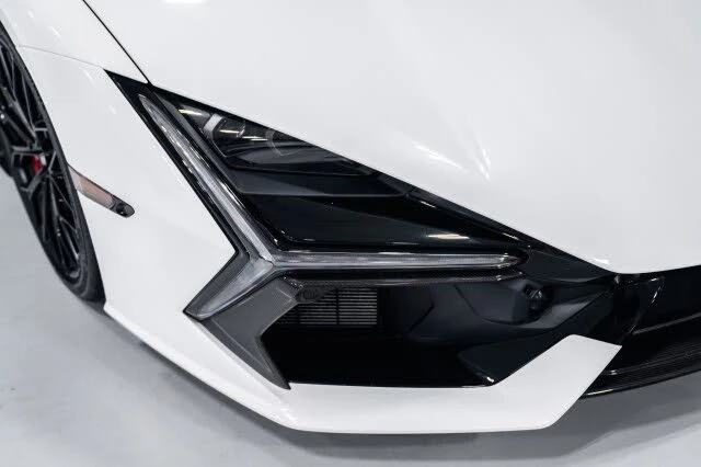 2025 Lamborghini Revuelto - Image 24 of 31