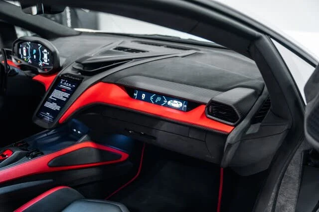 2025 Lamborghini Revuelto - Image 18 of 31