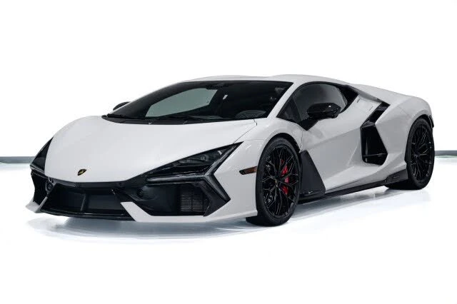 2025 Lamborghini Revuelto - Image 4 of 31