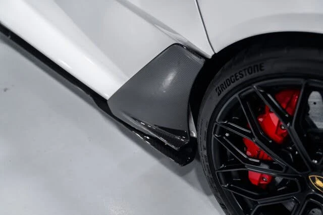 2025 Lamborghini Revuelto - Image 25 of 31
