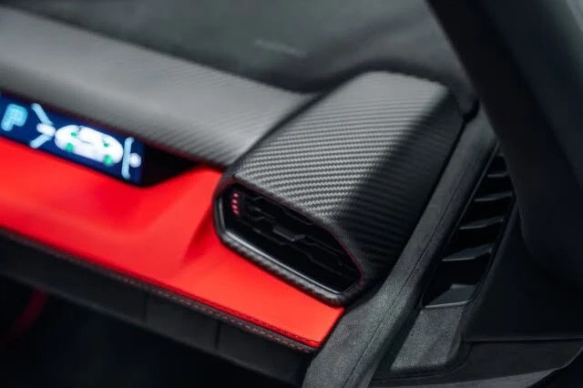 2025 Lamborghini Revuelto - Image 22 of 31