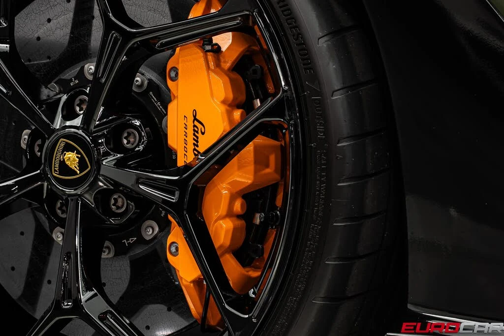 2025 Lamborghini Revuelto - Image 31 of 31