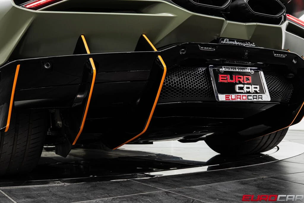 2025 Lamborghini Revuelto - Image 29 of 31