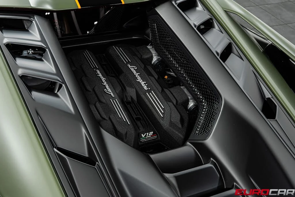 2025 Lamborghini Revuelto - Image 23 of 31
