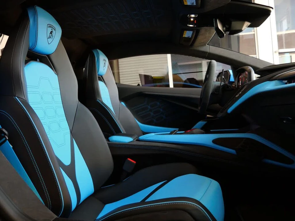 2025 Lamborghini Revuelto - Image 8 of 26