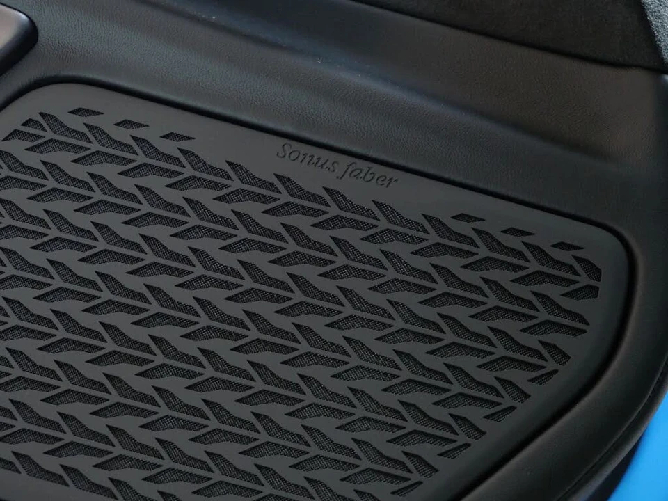 2025 Lamborghini Revuelto - Image 17 of 26