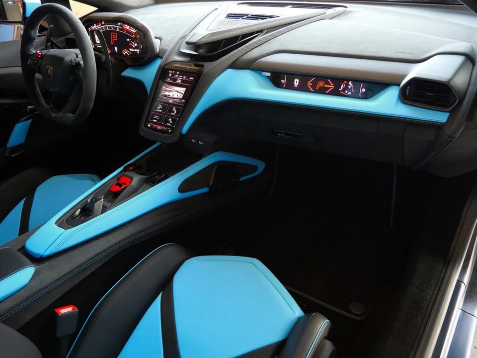 2025 Lamborghini Revuelto - Image 7 of 26