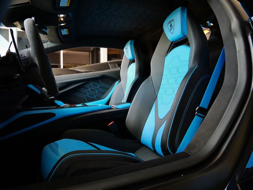 2025 Lamborghini Revuelto - Image 6 of 26