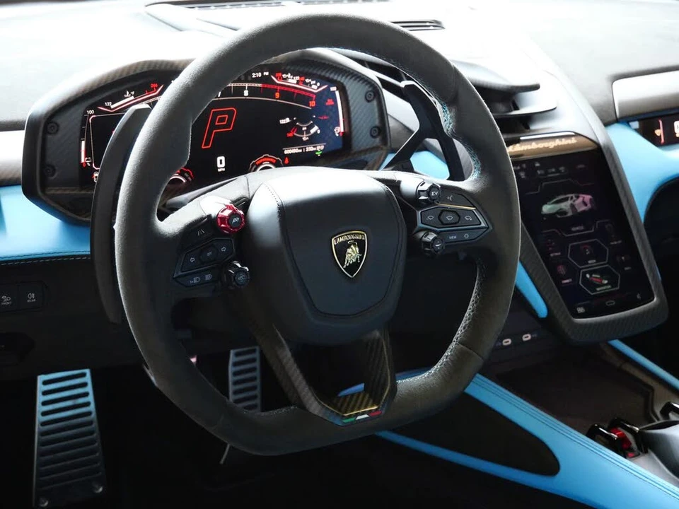 2025 Lamborghini Revuelto - Image 19 of 26
