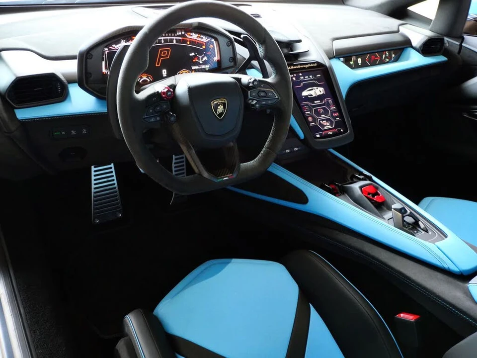 2025 Lamborghini Revuelto - Image 18 of 26