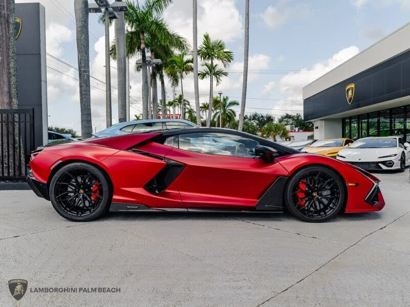 2025 Lamborghini Revuelto - Image 7 of 31