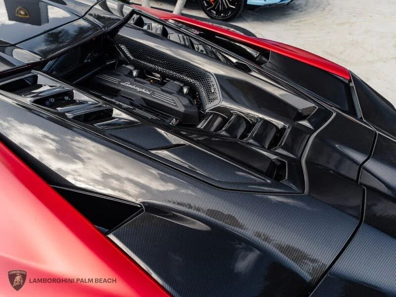2025 Lamborghini Revuelto - Image 14 of 31