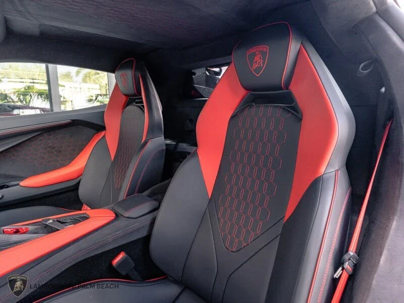 2025 Lamborghini Revuelto - Image 27 of 31