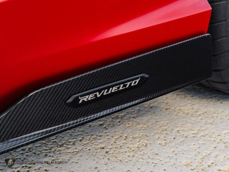 2025 Lamborghini Revuelto - Image 12 of 31