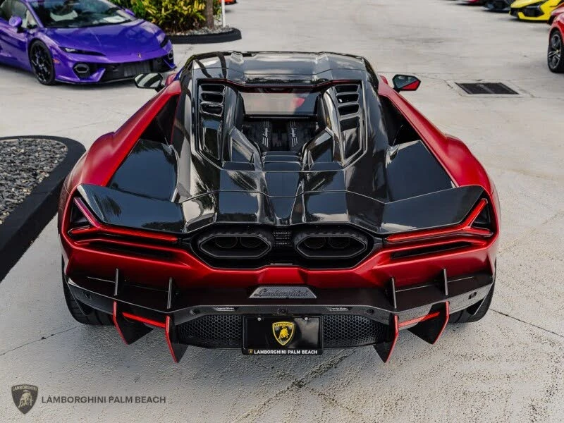 2025 Lamborghini Revuelto - Image 4 of 31