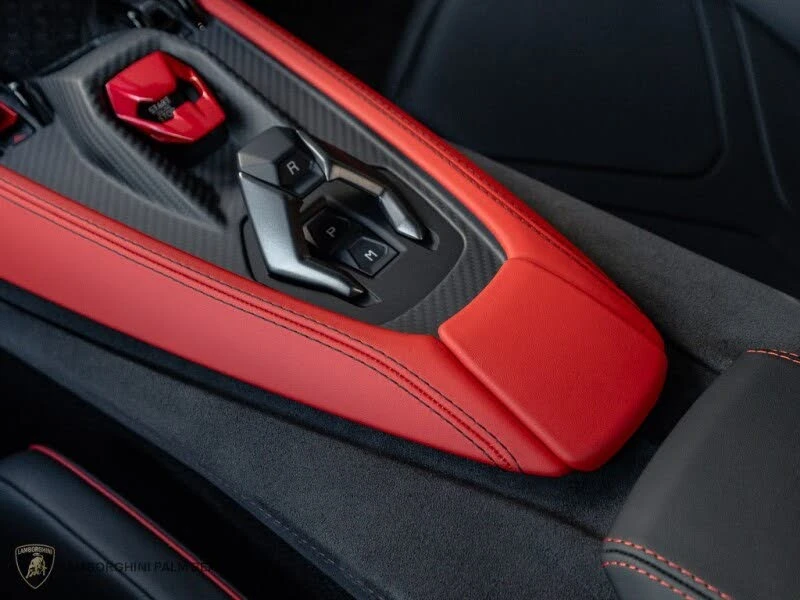 2025 Lamborghini Revuelto - Image 18 of 31