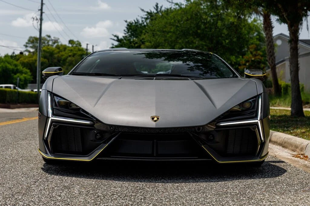 2025 Lamborghini Revuelto - Image 6 of 31