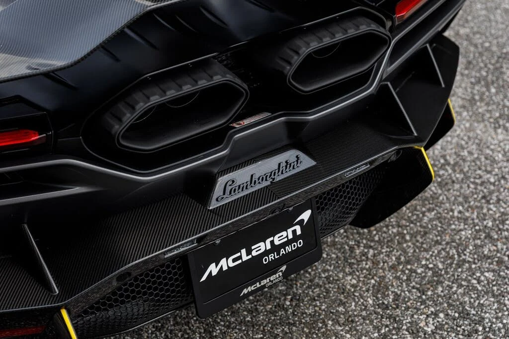 2025 Lamborghini Revuelto - Image 20 of 31