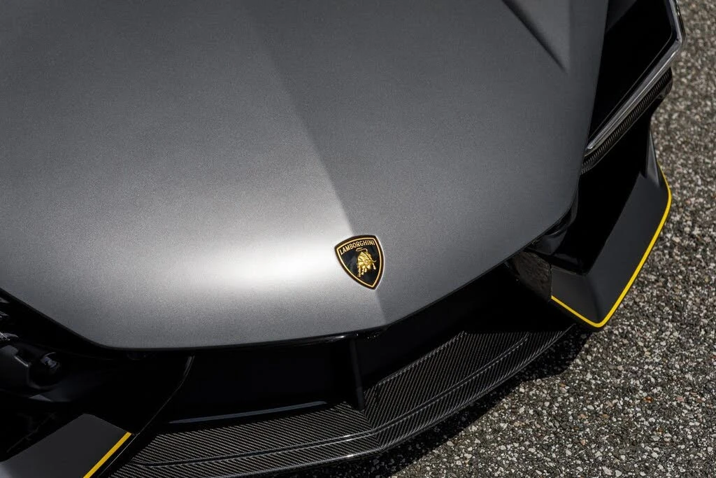 2025 Lamborghini Revuelto - Image 31 of 31