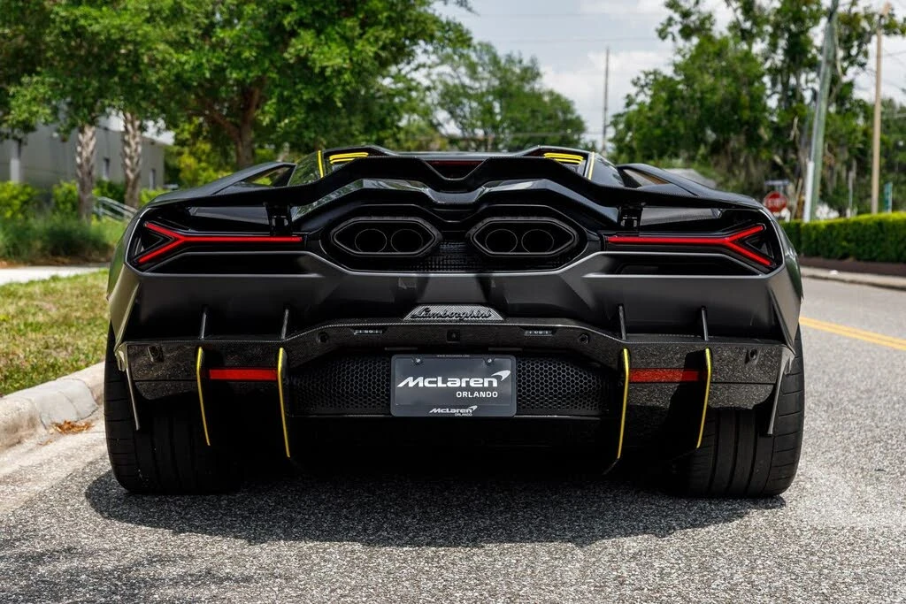 2025 Lamborghini Revuelto - Image 25 of 31