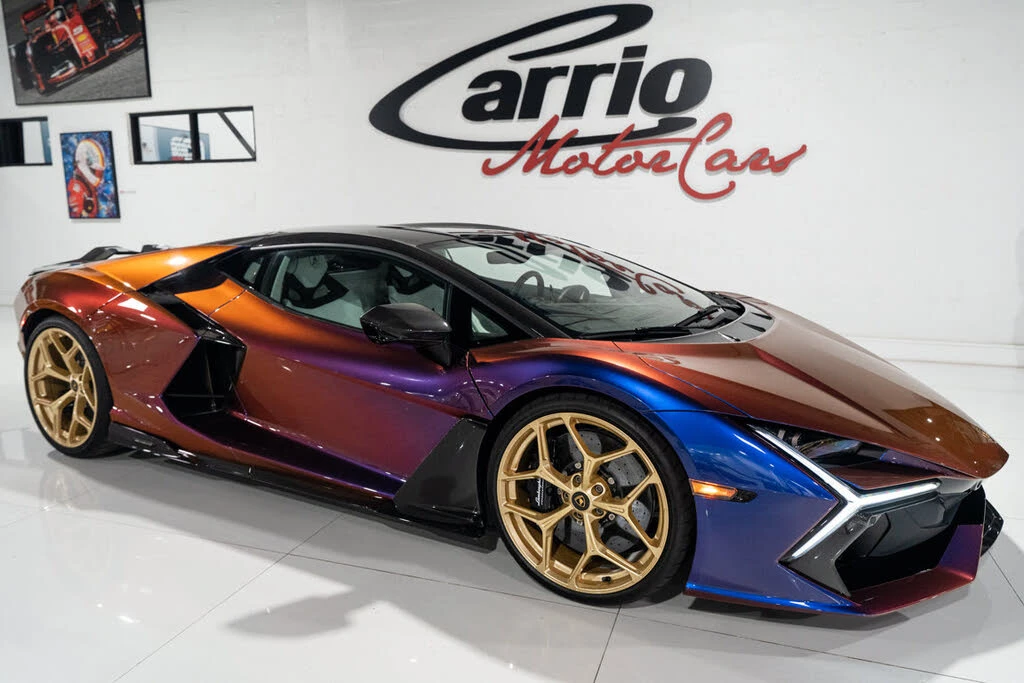 2025 Lamborghini Revuelto - Image 9 of 31