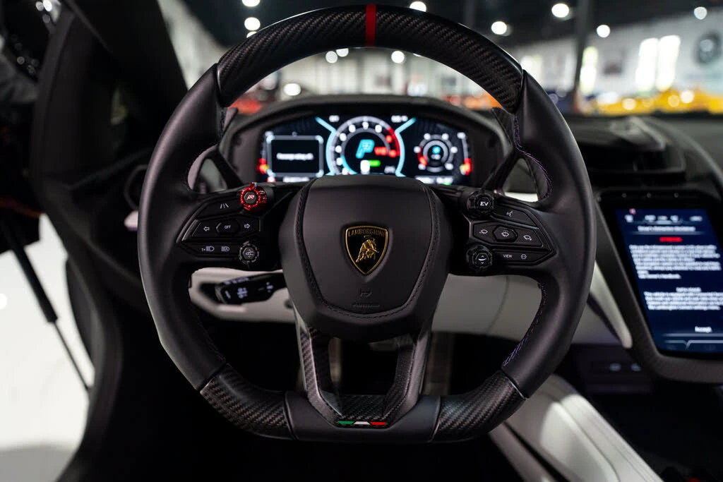 2025 Lamborghini Revuelto - Image 22 of 31