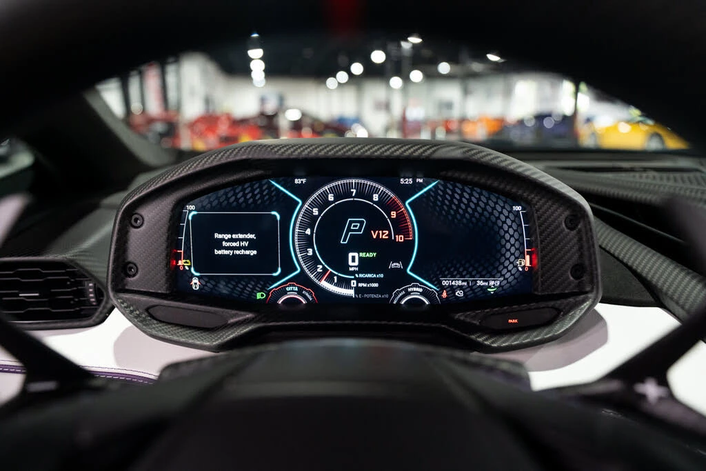 2025 Lamborghini Revuelto - Image 21 of 31