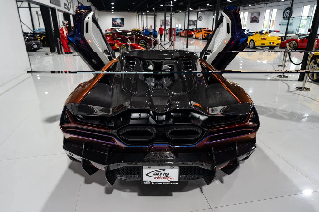 2025 Lamborghini Revuelto - Image 6 of 31