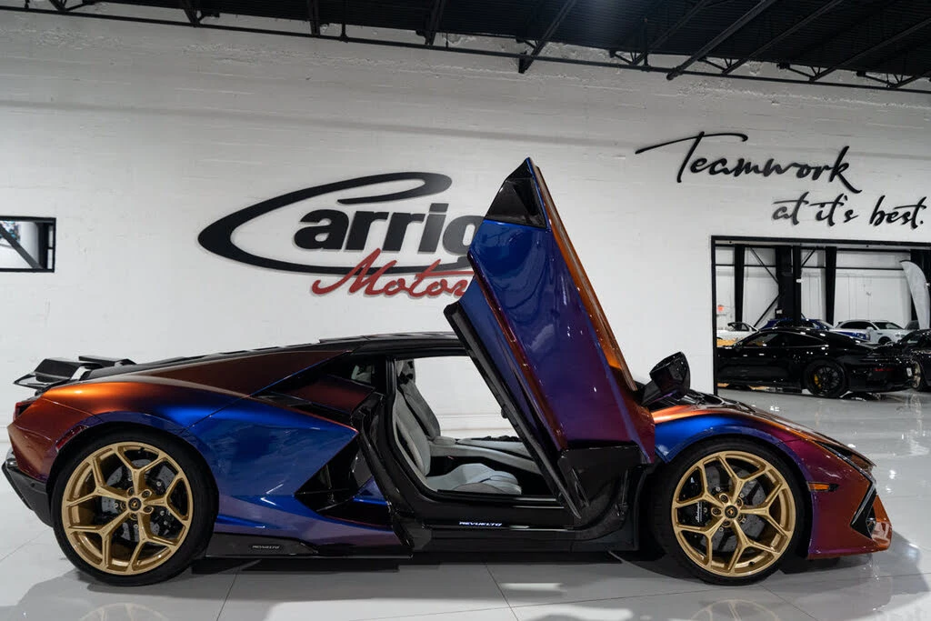 2025 Lamborghini Revuelto - Image 8 of 31