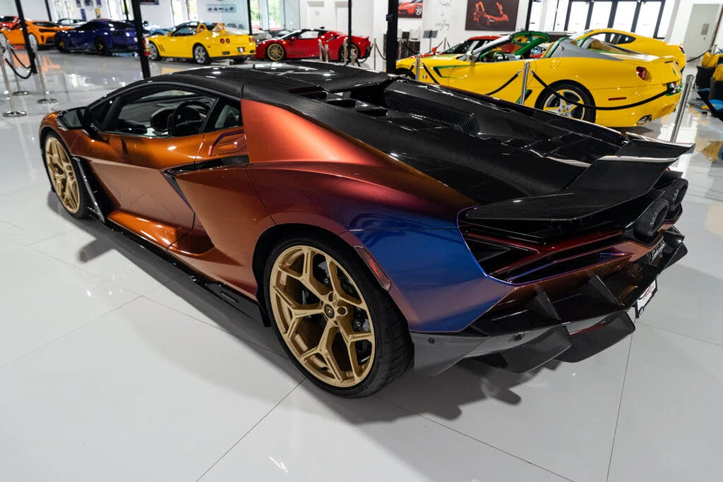 2025 Lamborghini Revuelto - Image 13 of 31