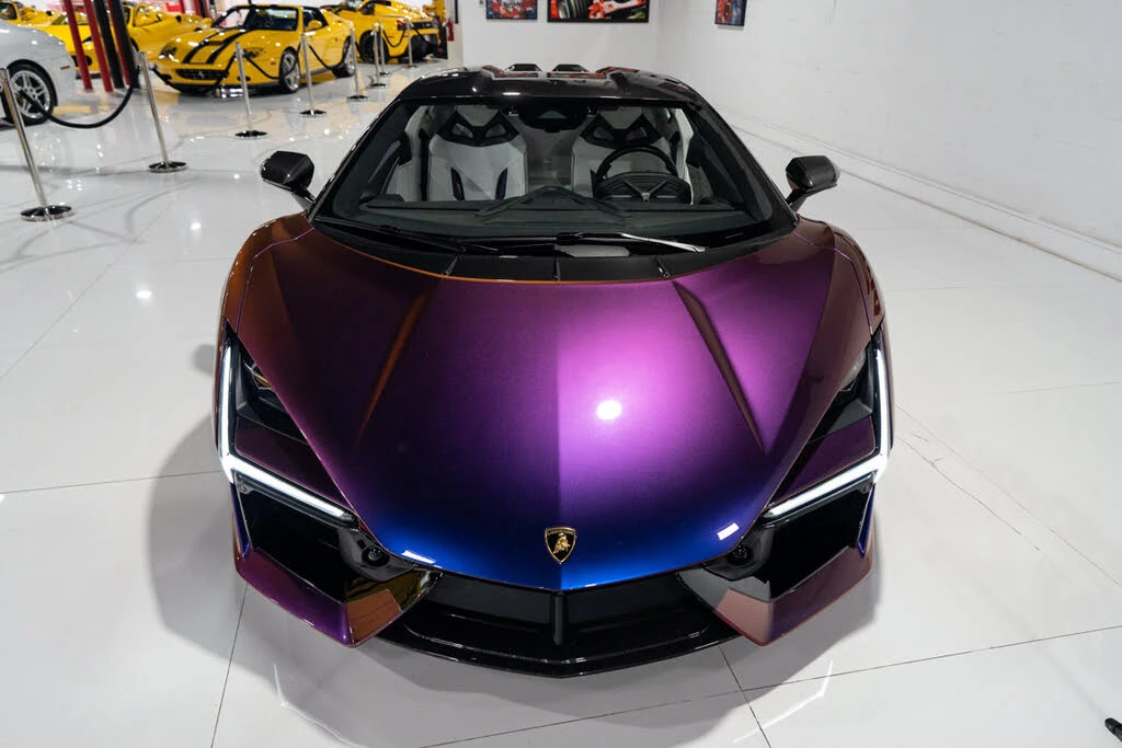 2025 Lamborghini Revuelto - Image 10 of 31