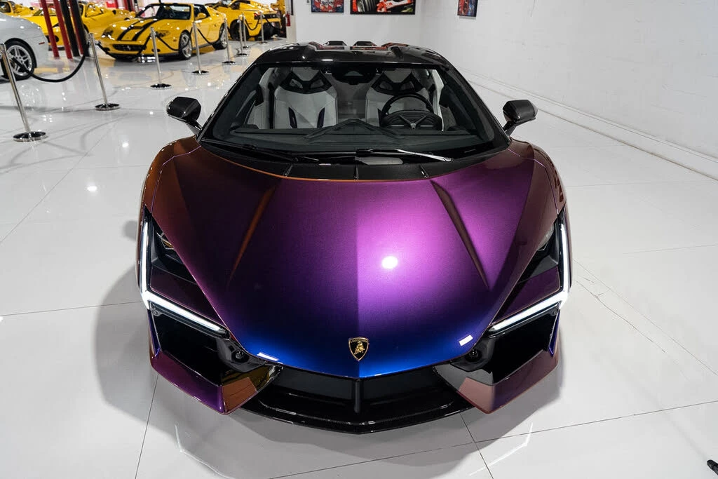 2025 Lamborghini Revuelto - Image 10 of 31