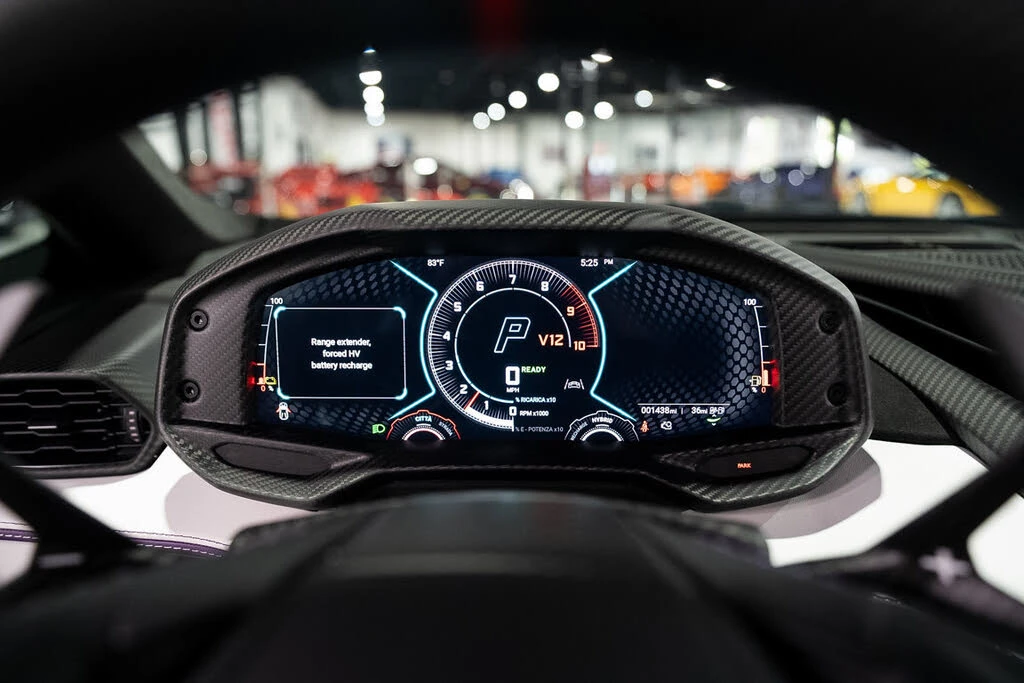 2025 Lamborghini Revuelto - Image 21 of 31
