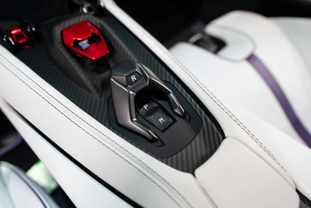 2025 Lamborghini Revuelto - Image 29 of 31