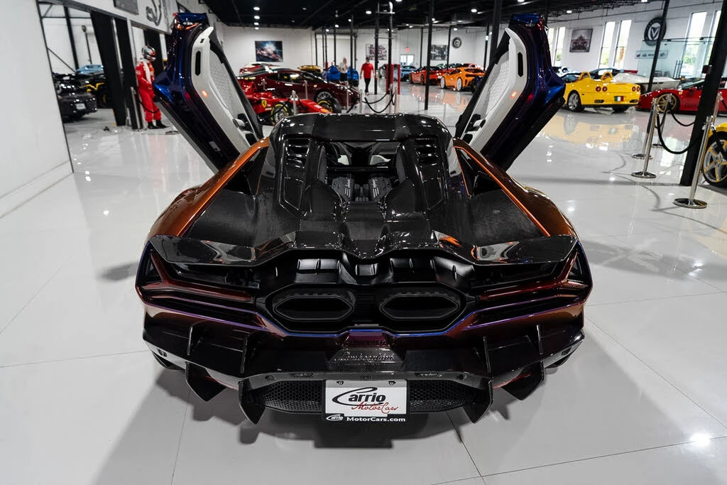 2025 Lamborghini Revuelto - Image 6 of 31