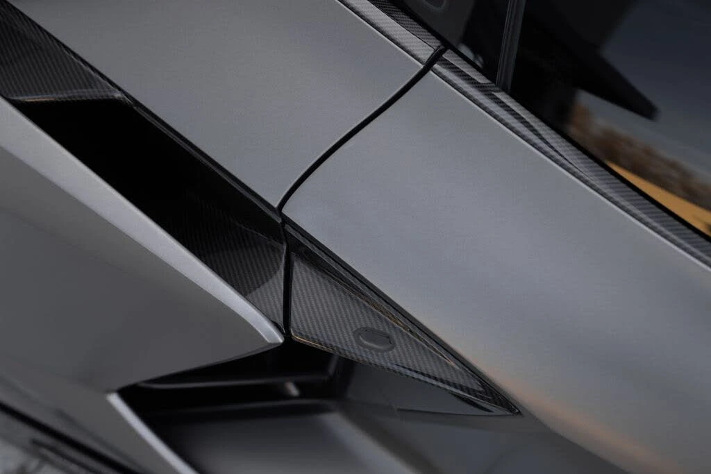 2025 Lamborghini Revuelto - Image 21 of 31