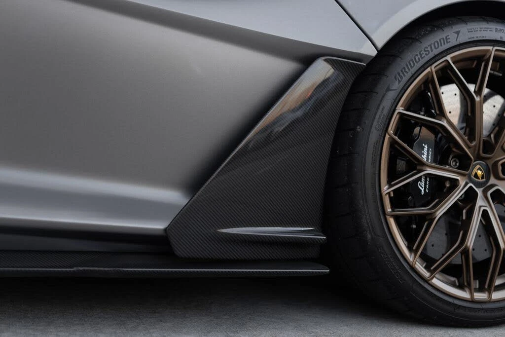 2025 Lamborghini Revuelto - Image 20 of 31