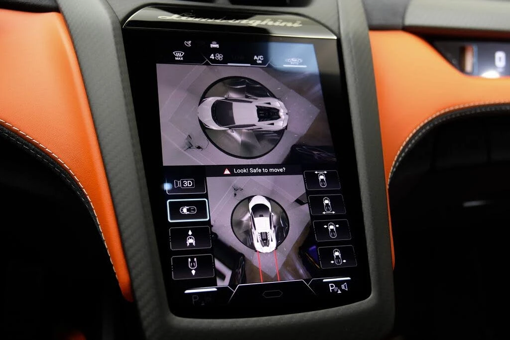 2025 Lamborghini Revuelto - Image 26 of 31