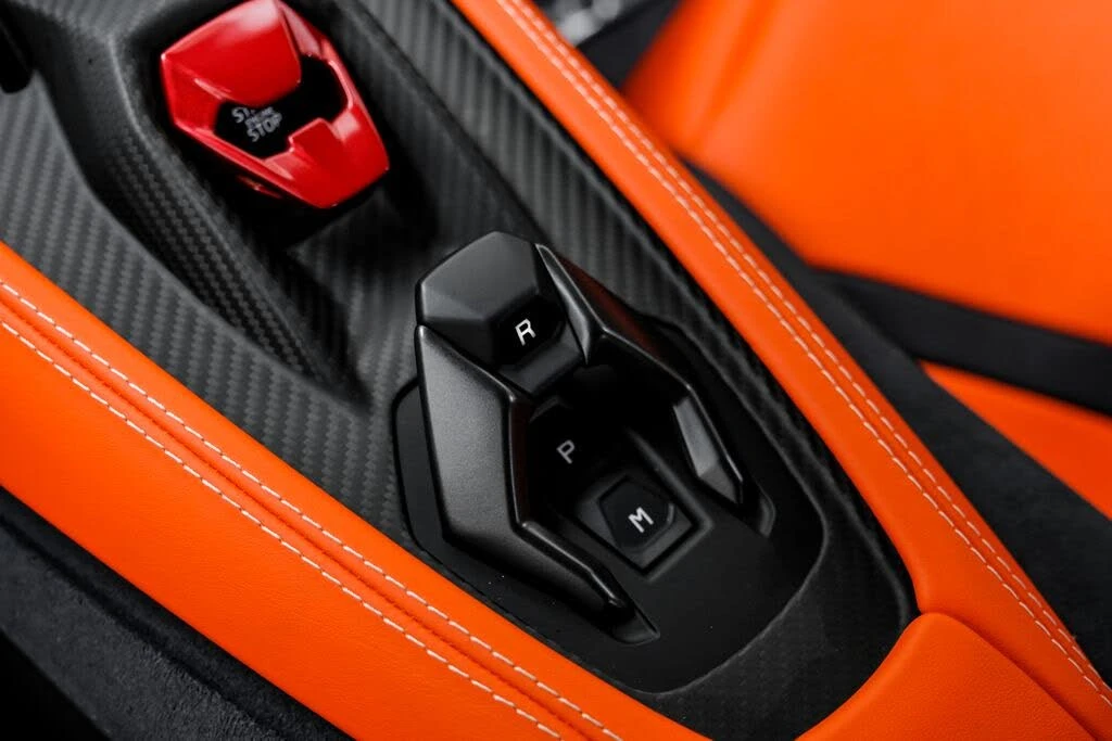 2025 Lamborghini Revuelto - Image 31 of 31