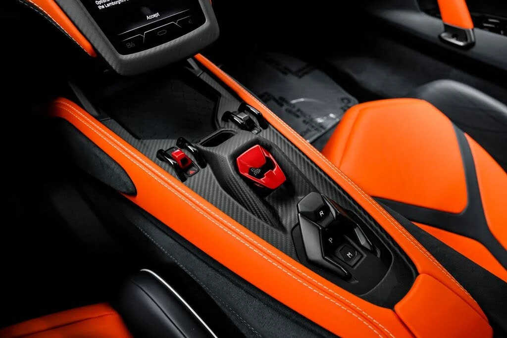 2025 Lamborghini Revuelto - Image 30 of 31