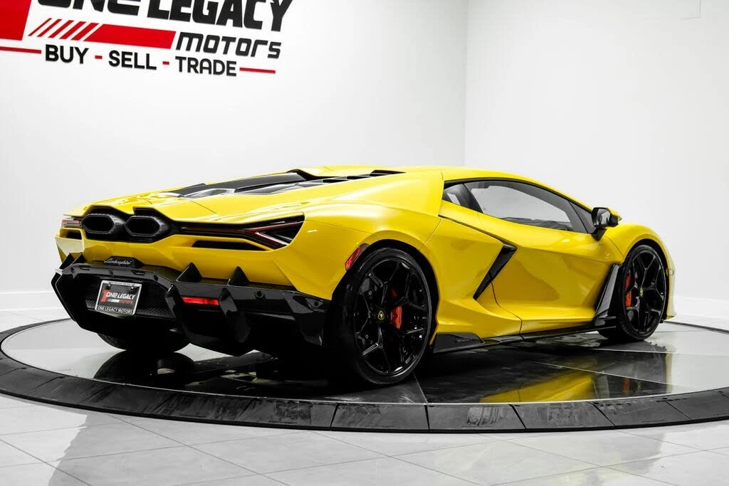 2025 Lamborghini Revuelto - Image 6 of 31