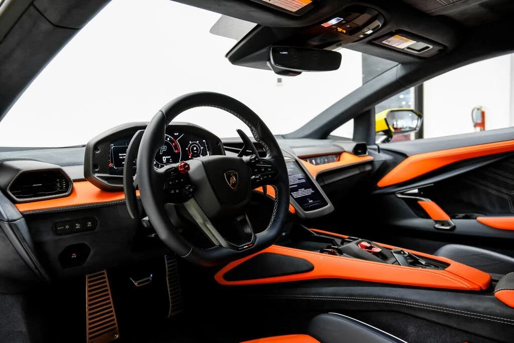 2025 Lamborghini Revuelto - Image 7 of 31