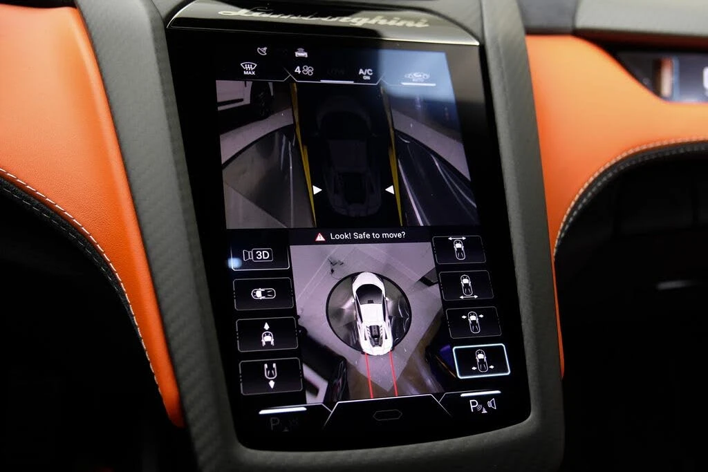 2025 Lamborghini Revuelto - Image 25 of 31