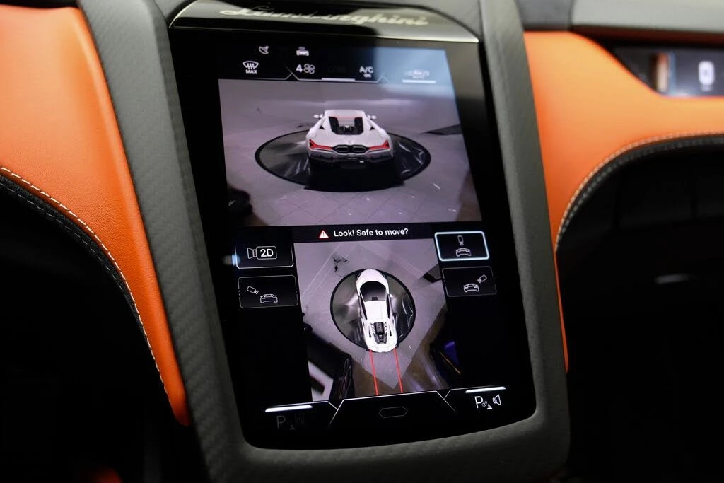2025 Lamborghini Revuelto - Image 27 of 31
