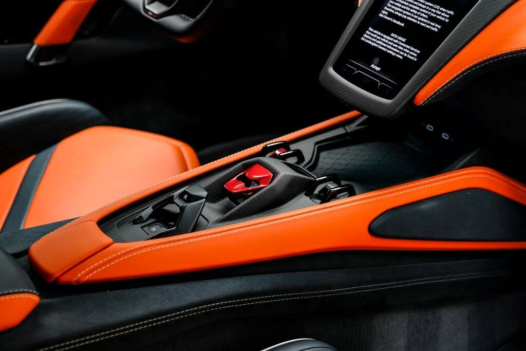 2025 Lamborghini Revuelto - Image 29 of 31