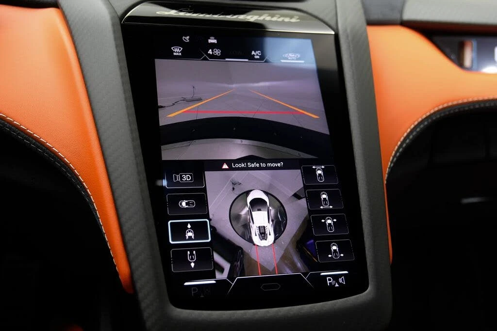 2025 Lamborghini Revuelto - Image 24 of 31