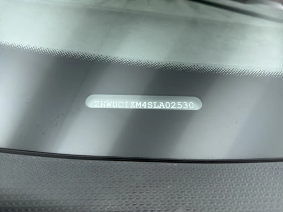 2025 Lamborghini Revuelto - Image 22 of 24