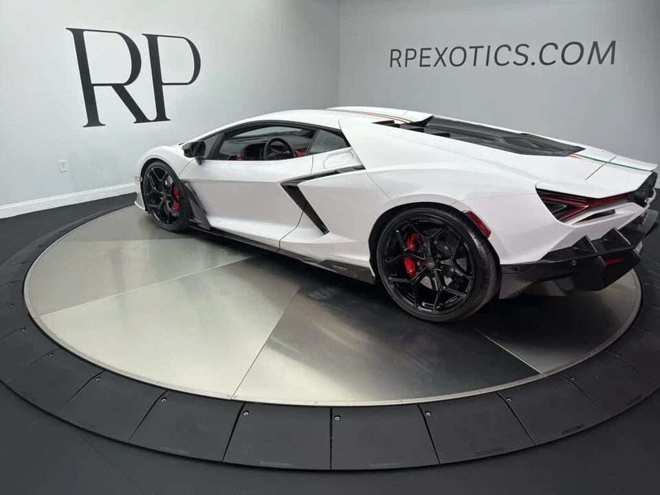 2025 Lamborghini Revuelto - Image 7 of 24