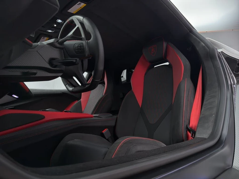 2025 Lamborghini Revuelto - Image 3 of 24