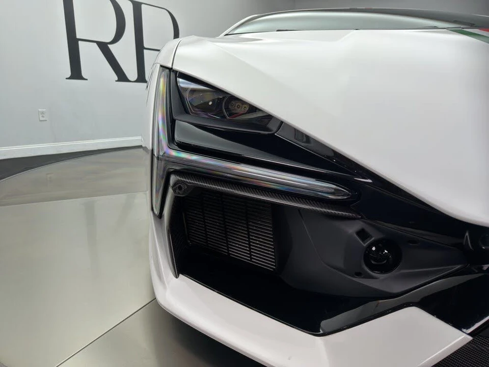 2025 Lamborghini Revuelto - Image 13 of 24